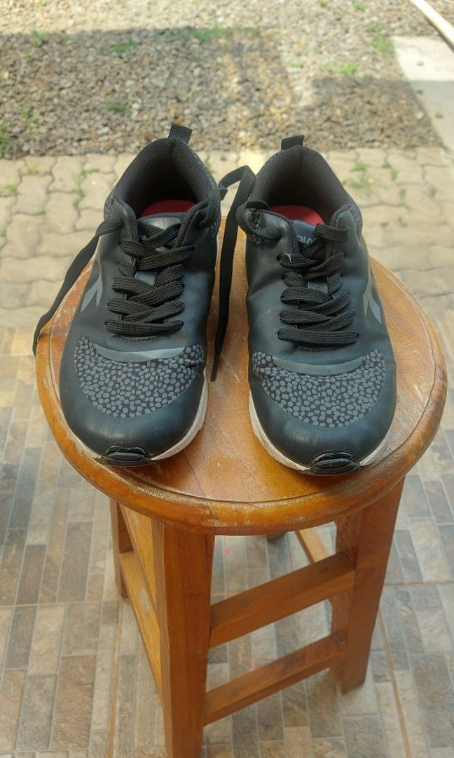 Sepatu Diadora Fesyen Wanita Sepatu di Carousell