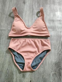 (Category: ) located in . Submitted by calliewears (Listing ID 1256818736, Image 1). Description: .
