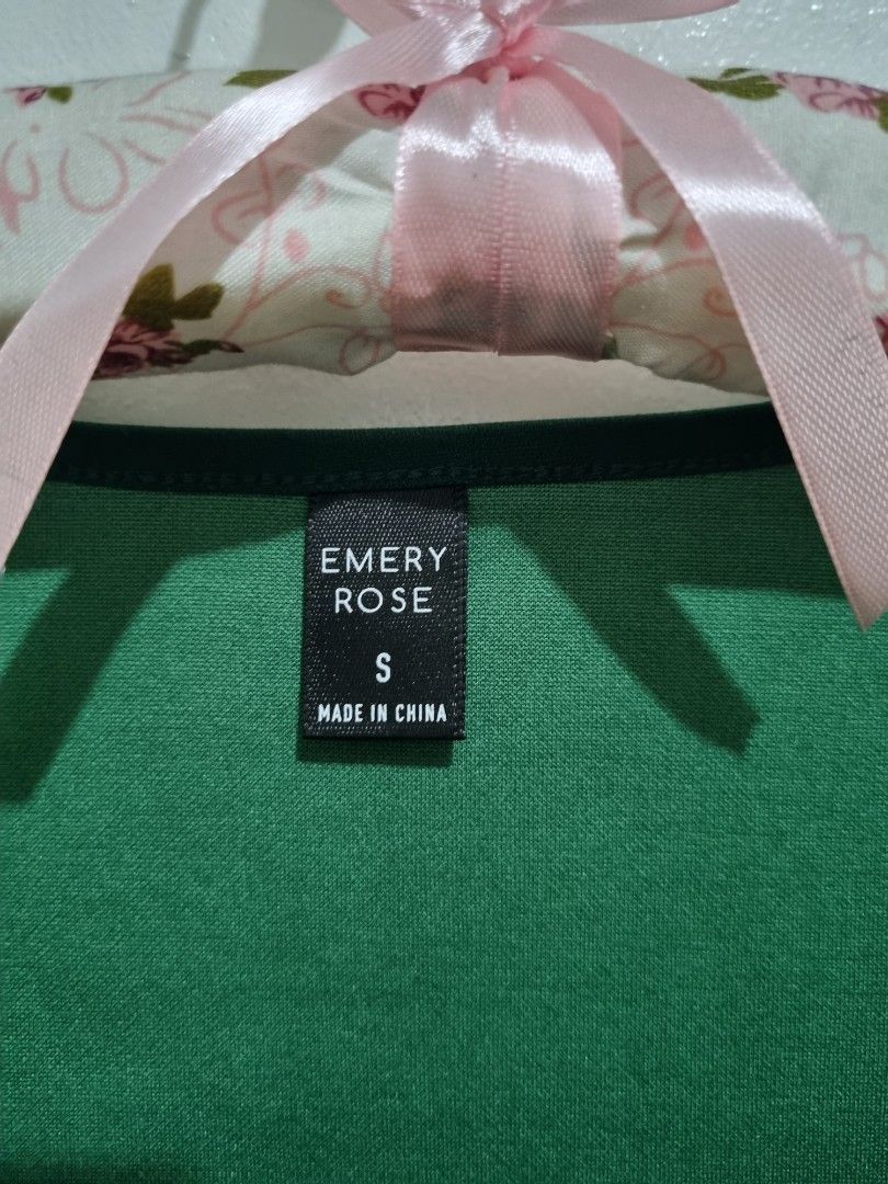 Shein dark green butterfly sleeve blouse (Category: Blouses) located in Paranaque City. Submitted by lovelea (Listing ID 1256802273, Image 2). Description: only used once. bought from shein size: S rfs: too fitted sakin.