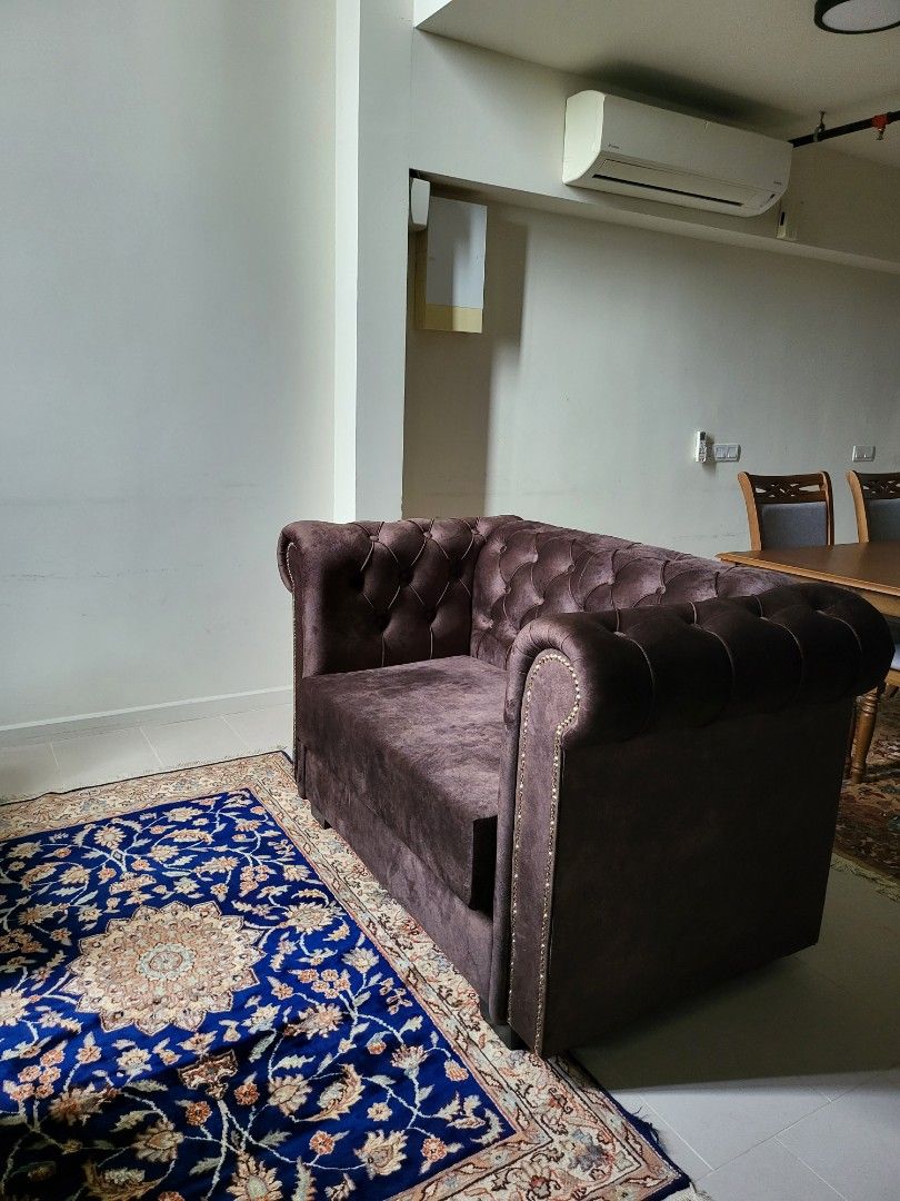 Sofas (Category: Sofas) located in Sungai Buloh. Submitted by _abmz (Listing ID 1256700198, Image 3). Description: Brand new 2 wingchair and a 2 seater chesterfield sofa, with pocket spring cushion. The size is way to big for my small place. Miscalculated teh dimension so had to let it go. self pickup or delivery by lalamove Slightly negotiable..