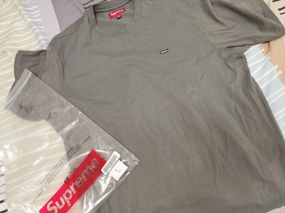 Supreme tee, 男裝, 上身及套裝, T-shirt、恤衫、有領衫- Carousell