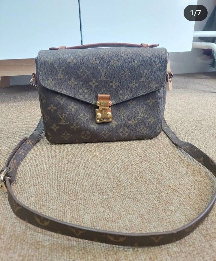 Tas LV Metis Jarang Pakai Mulus Banget, Fesyen Wanita, Tas & Dompet di  Carousell