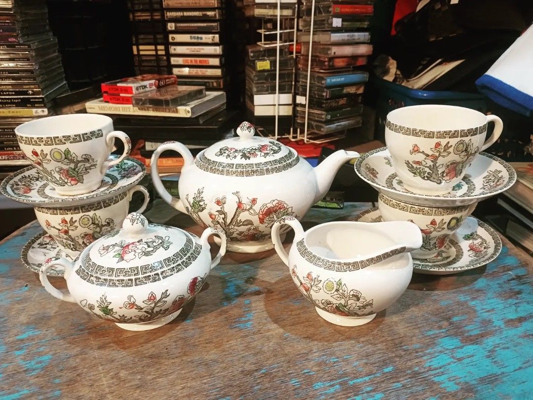 Teaset johnson bros. Indian tree Hobbies Toys Collectibles