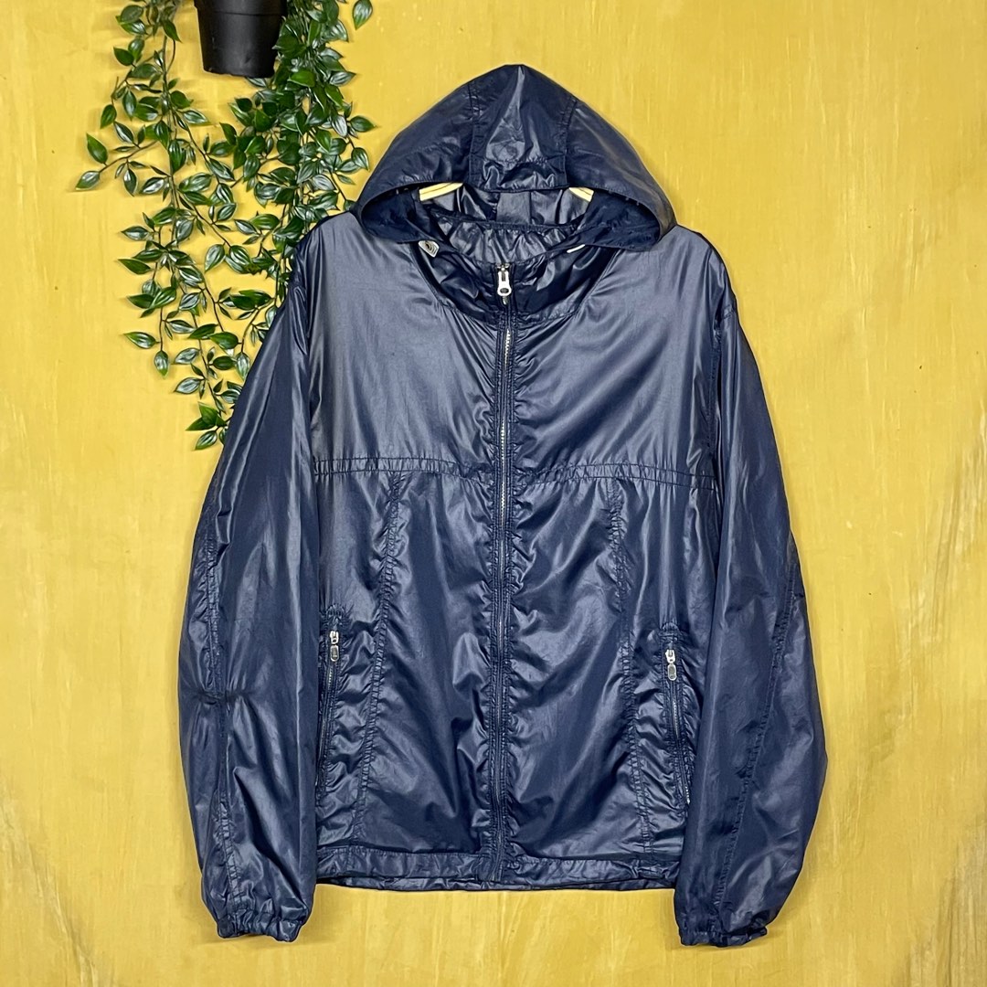 Uniqlo windbreaker, Women's Fashion, Coats, Jackets and Outerwear on ...