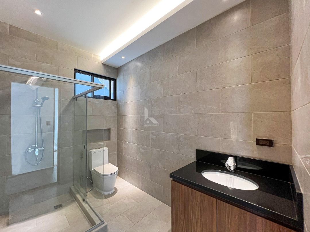 Upscale House for sale in Quezon City Whiteplains nr Katipunan compare