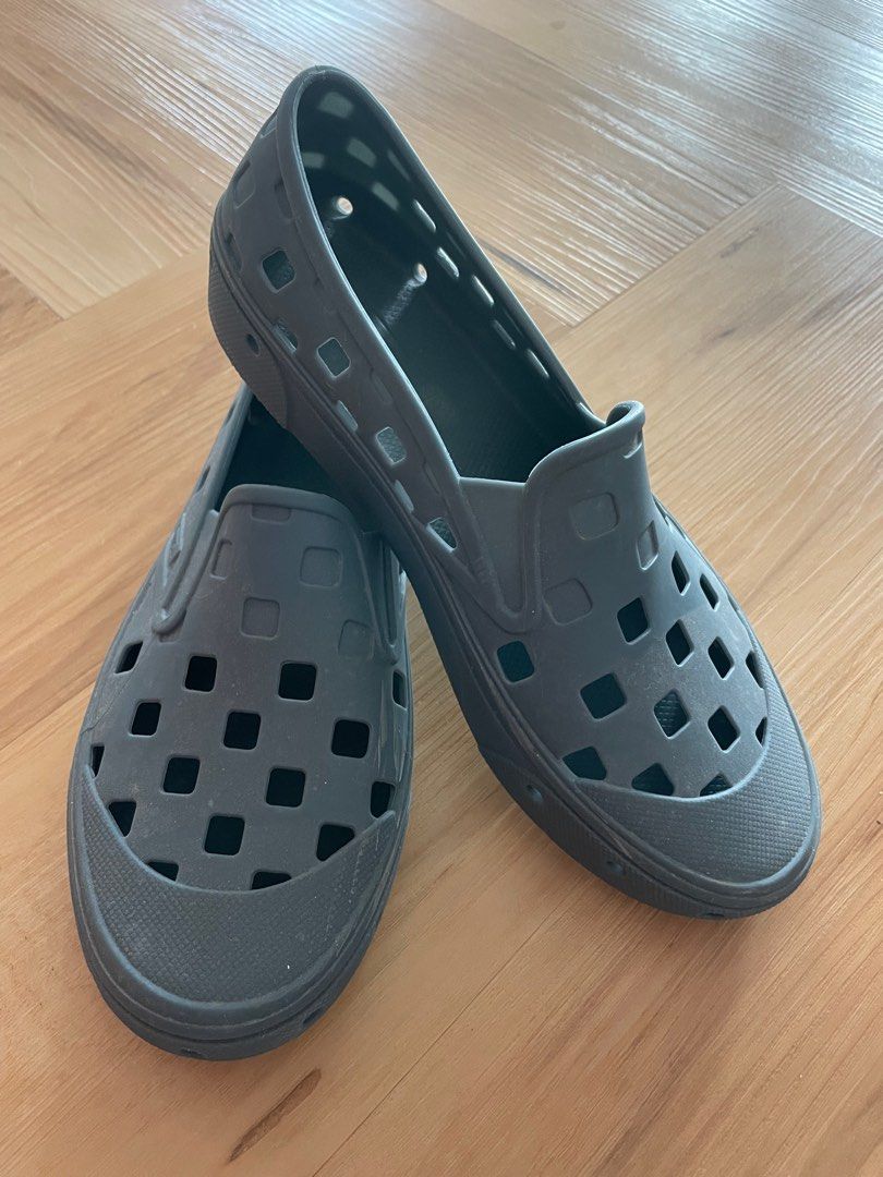 ladies slip on vans size 5