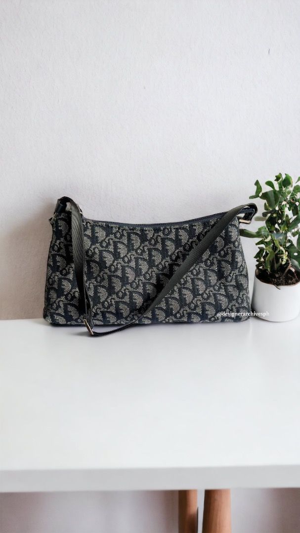Vintage Dior Oblique Pochette Bag (Category: Luxury Bags & Wallets) located in Manila. Submitted by designerarchives.ph (Listing ID 1256776012, Image 1). Description: - 25 x 12.5cm - 15 days - will include replacement dior box, dustbag, ribbon, notecard - from 🇯🇵 50% dp required All photos are uploaded. Won’t entertain inquiries asking for more..
