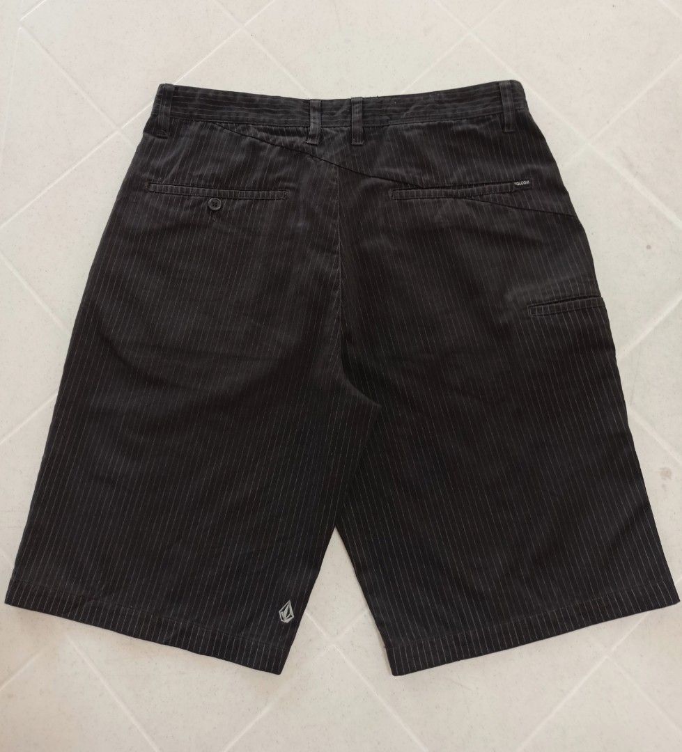Volcom shorts Men s Fashion Bottoms Shorts on Carousell