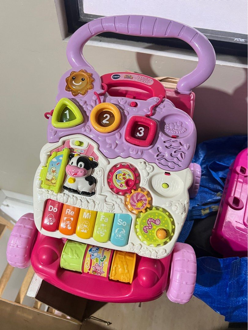 Vtech Learning Walker (Category: Infant Playtime) located in Paranaque City. Submitted by mimibernardo (Listing ID 1256721194, Image 1). Description: .
