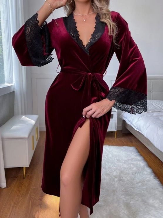 XL] Eyelash Lace Trim Belted Velvet Robe, in Red / Burgundy, Women's  Fashion, New Undergarments & Loungewear on Carousell
