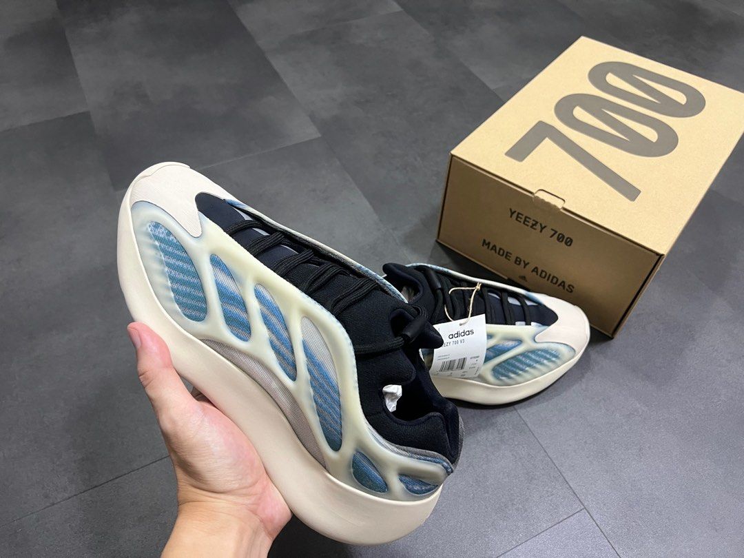 Adidas yeezy v3 95 store