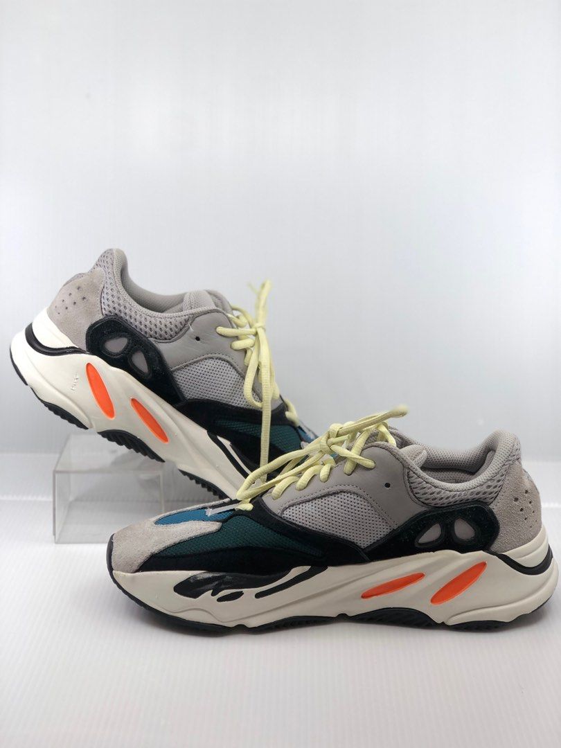 Yeezy 700 Wave Runner Size 8