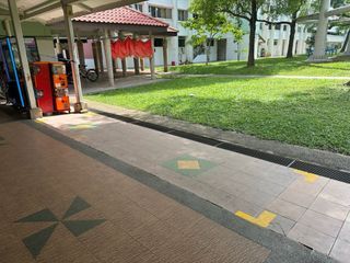 Yellow Box for rent with high footfall