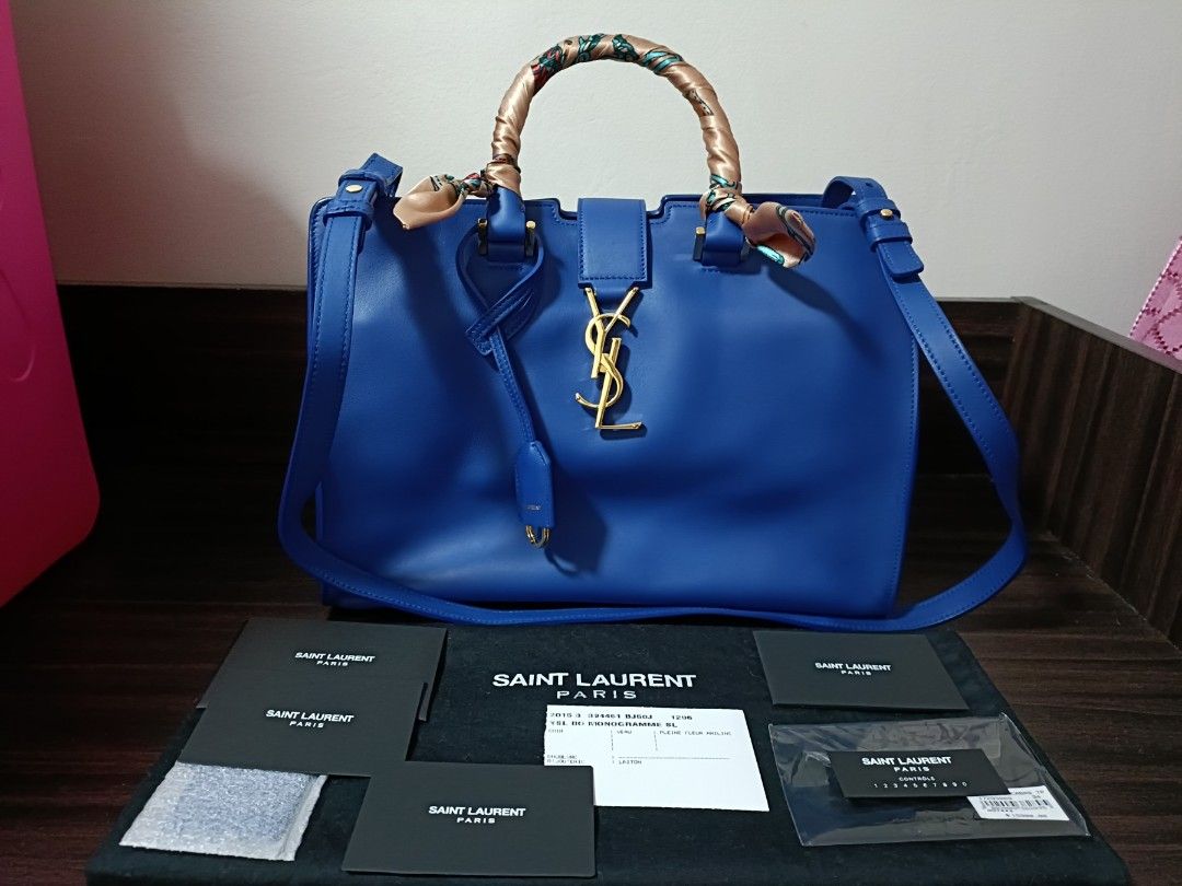 Yves Saint Laurent Small Cabas in Blue (Category: Luxury Bags & Wallets) located in Quezon City. Submitted by so.pretty (Listing ID 1256802288, Image 1). Description: ORIGINAL 💯 9/10 condition comes complete with original YSL dustbag from my other ysl bag... send dm for more photos.