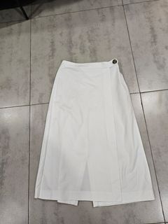 ZARA white culotte with overlap (looks like a skirt)