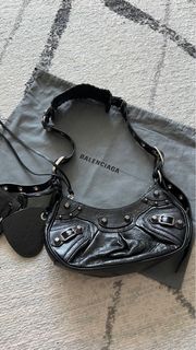 （分類：）位於 。 由 catcatwardrobe 提交（商品編號 1256846371，圖片 1）。簡介： 。