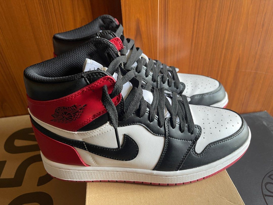 二手美品 無盒裝 US10號 Nike Air Jordan 1 Black Toe 【商品尺寸】：US10號28CM 【商品價格】：1460元含運  /九成五以上新/高雄可自取 寄送方式：7-11、全家店到店、蝦皮店到店、OK超商。