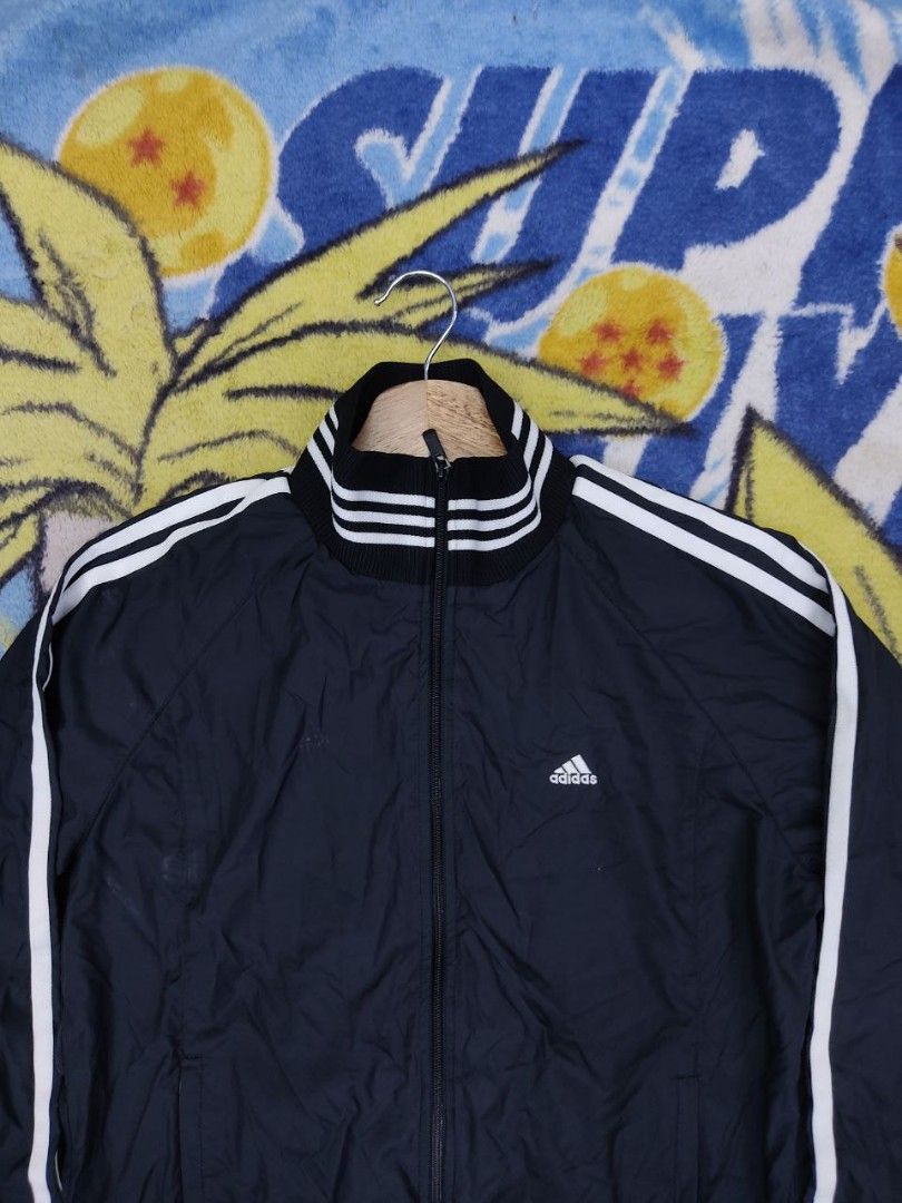ADIDAS LIGHT JACKET SIZE M PIT 20 Men s Fashion Coats