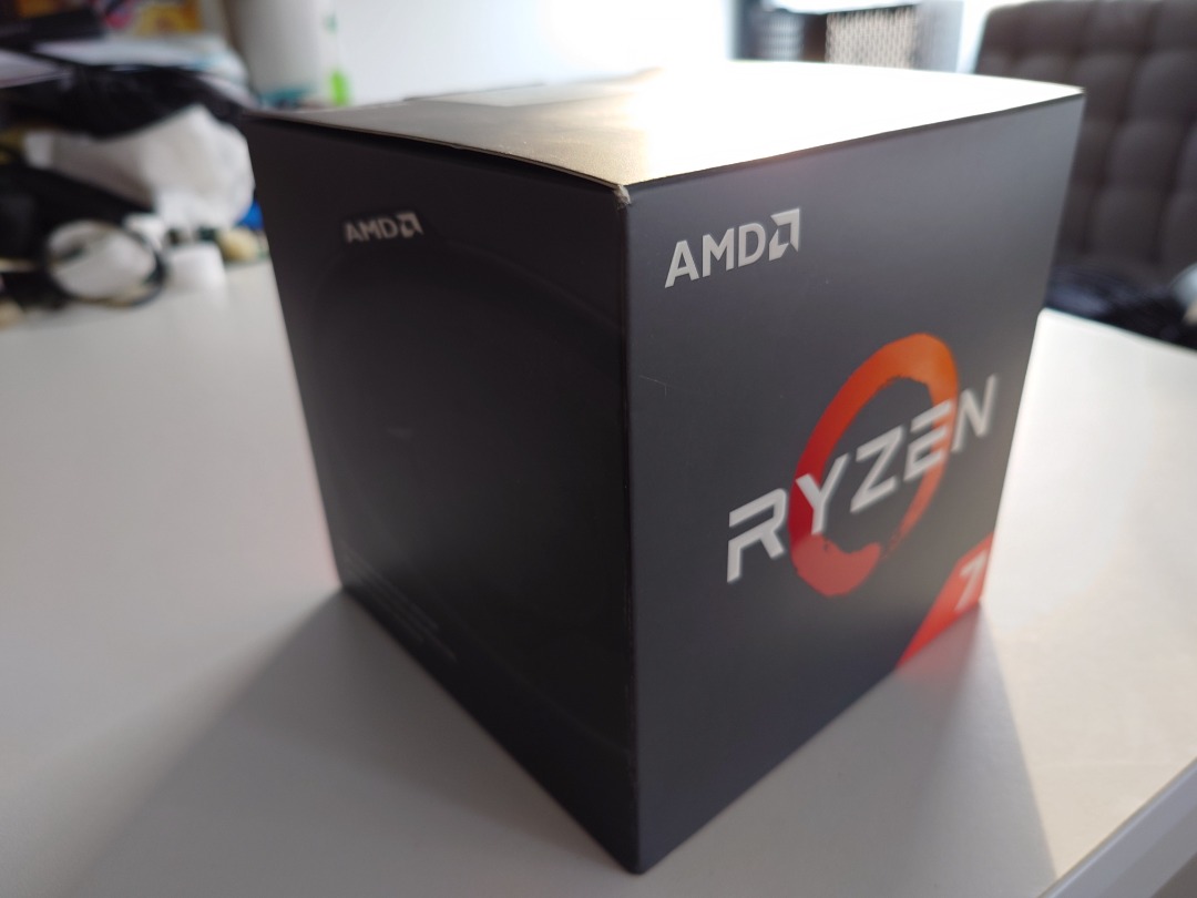 AMD Ryzen 7 2700 Processor with Wraith Spire LED Cooler - YD2700BBAFBOX ...