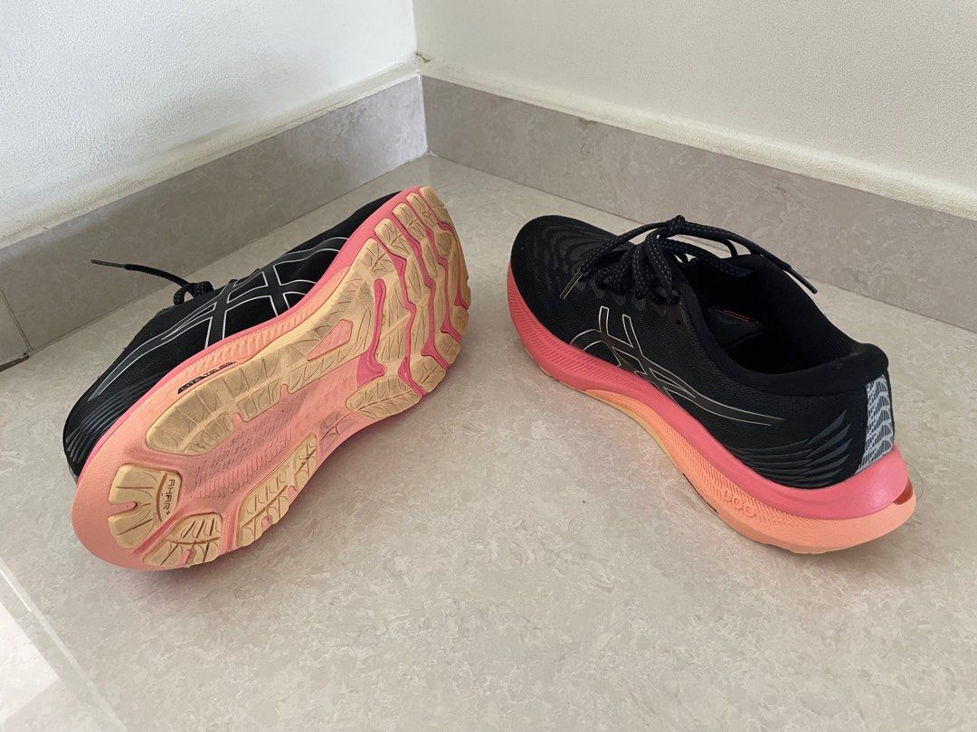 gt2000 v8 ladies running shoes