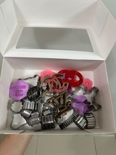 Assorted Cake Molder