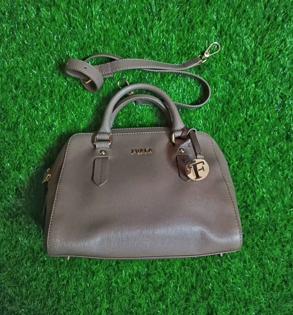 AUTHENTIC FURLA ORIGINAL 2 WAY SPEEDY HANDBAG Luxury Bags