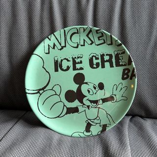 Authentic Hong Kong Disneyland Minnie Plate in Green