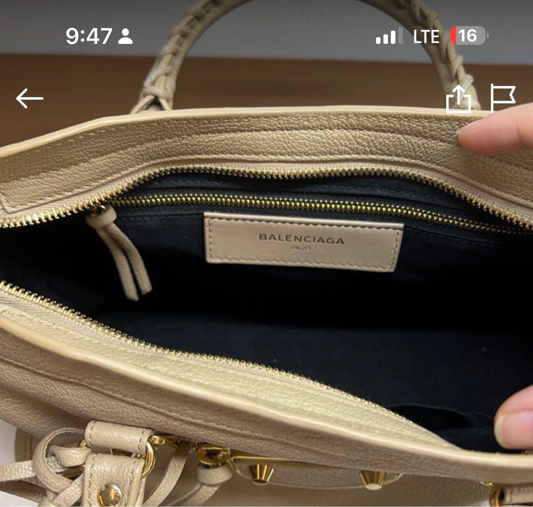 Balenciaga Small (Category: Luxury Bags & Wallets) located in Rizal. Submitted by iamrissa (Listing ID 1256846543, Image 3). Description: Gold hardware Inclusions: dustbag, paperbag, care cards, mirror, leather swatches.
