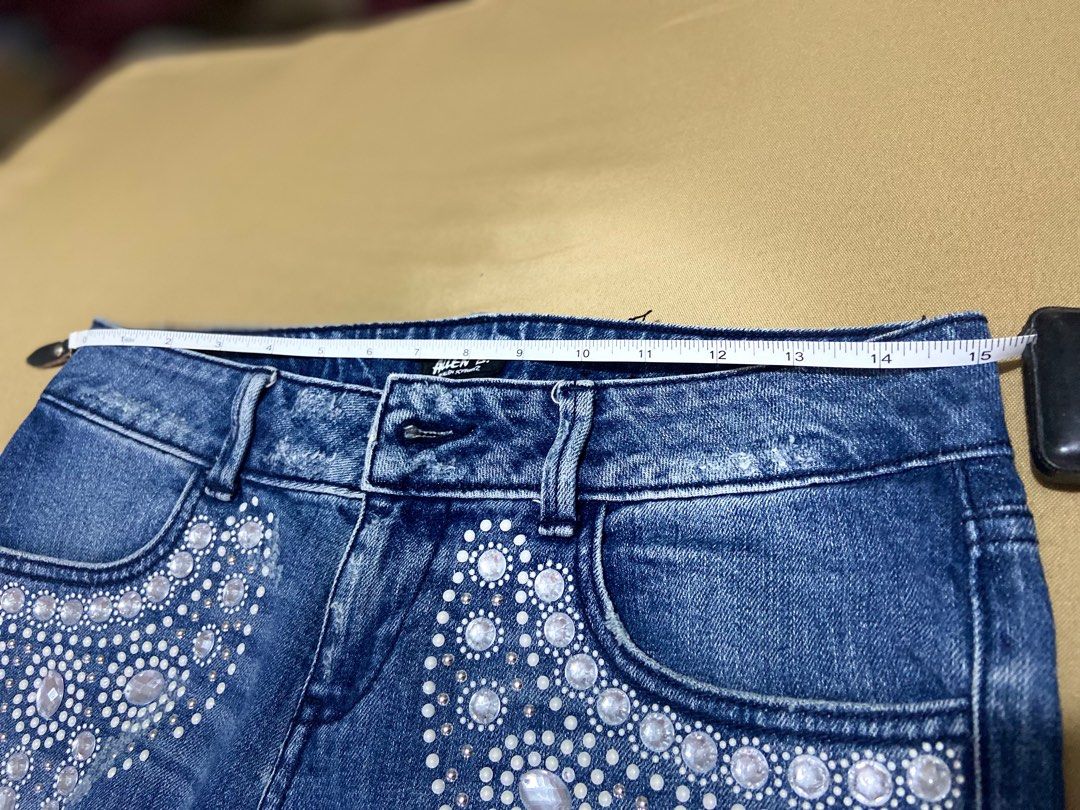 Beaded Jeans (Category: Jeans) located in Bulacan. Submitted by bebeella (Listing ID 1256920593, Image 3). Description: Beaded jeans. Used but still in good condition. Can fit up to large.