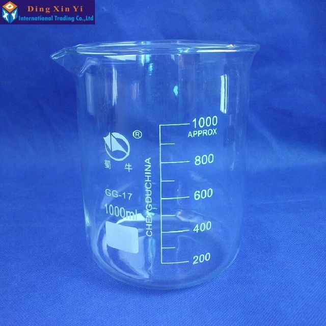 Beaker 1000ml Glass Type (Up to 30% OFF) (Category: Medical Supplies & Tools) located in Manila. Submitted by jessaljamm78141 (Listing ID 1256861749, Image 1). Description: -Home Science Tools glassware is made from high-quality GG17 borosilicate glass -Low coefficient of thermal expansion means this glass is capable of withstanding typical laboratory temperature variations -Height: 14.5 cm. Diameter: 10.5 cm -Marked to fill 100-900 ml (1 liter) 