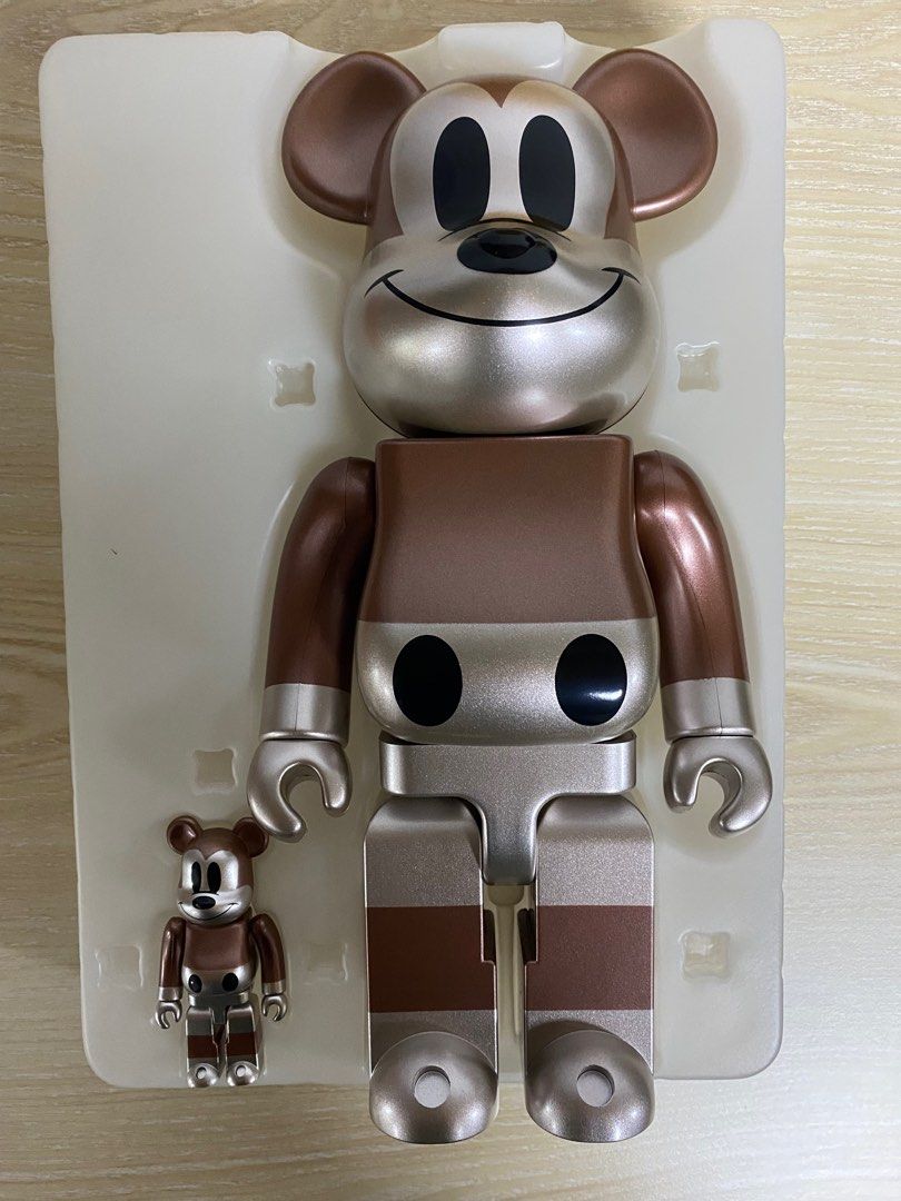 Bearbrick Mickey Mouse Undefeated 90th Disney, 興趣及遊戲, 玩具