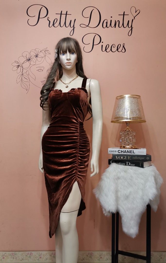Bnew Choco Brown Velvet Corset Dress with Slit, Women's Fashion, Dresses &  Sets, Dresses on Carousell