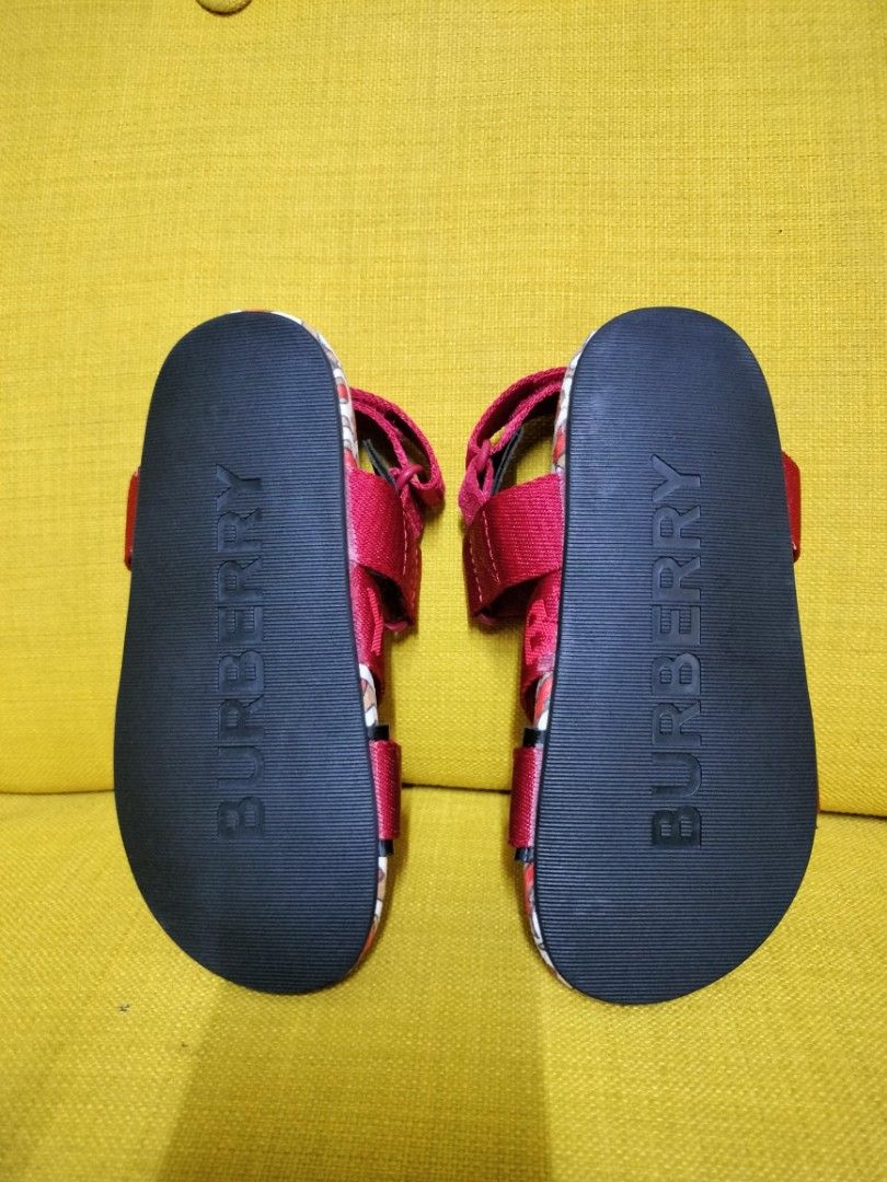 Burberry sandals kids blue 2025