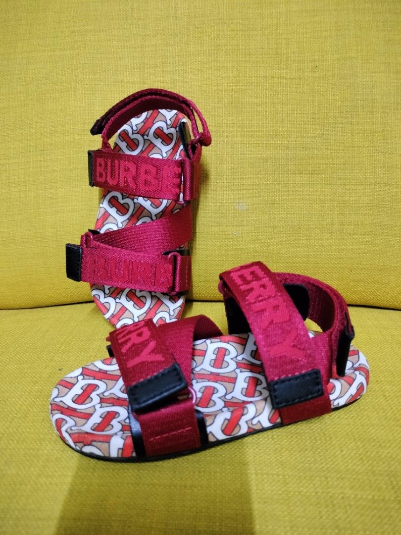 Burberry sandals clearance kids pink