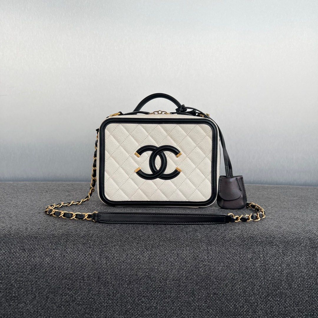 Chanel Filigree Vanity Medium Caviar White / Black / Mghw, Luxury, Bags &  Wallets on Carousell