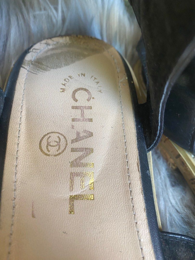 CHANEL FLAT SANDALS (Category: Flats & Sandals) located in Bacolod City. Submitted by chuchaystuffs (Listing ID 1256950104, Image 2). Description: Ganda pa fits size 37-38.