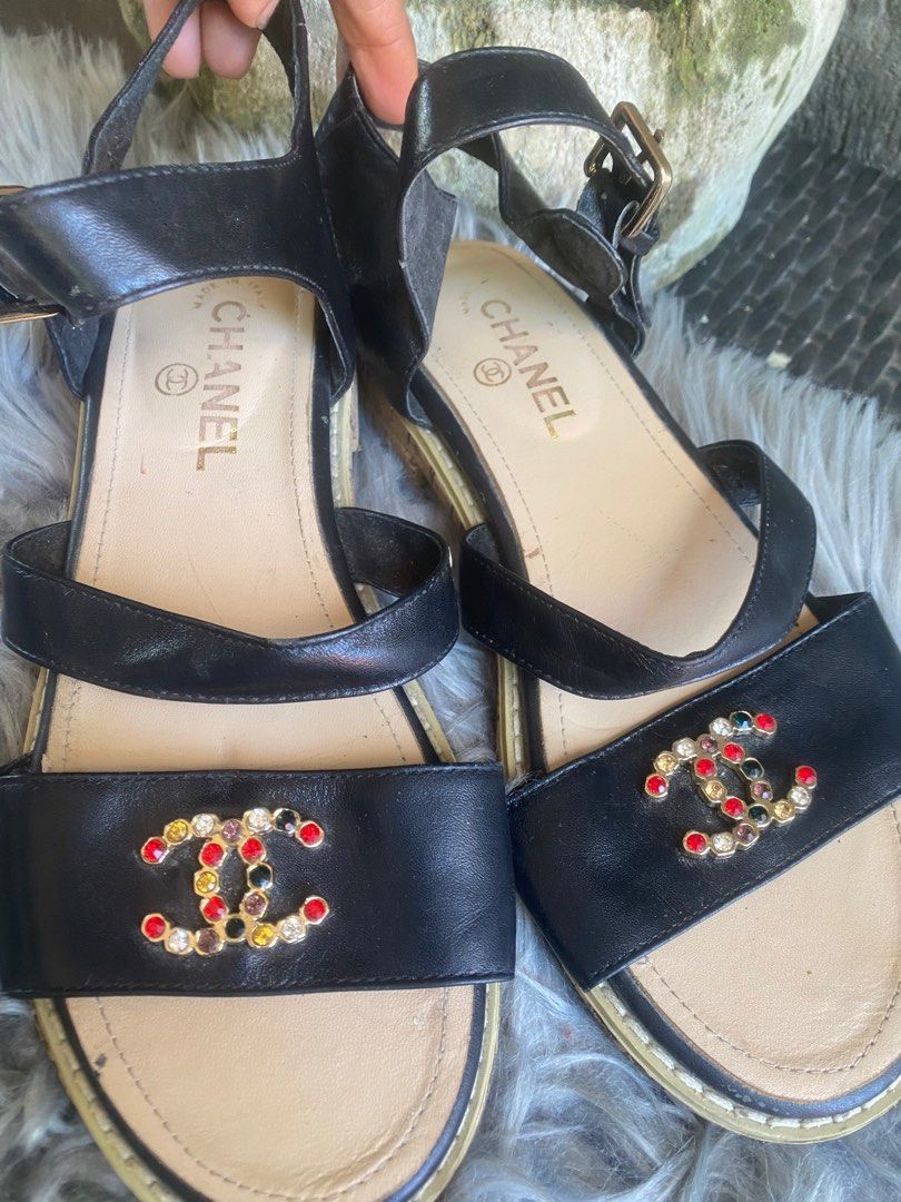 CHANEL FLAT SANDALS (Category: Flats & Sandals) located in Bacolod City. Submitted by chuchaystuffs (Listing ID 1256950104, Image 1). Description: Ganda pa fits size 37-38.