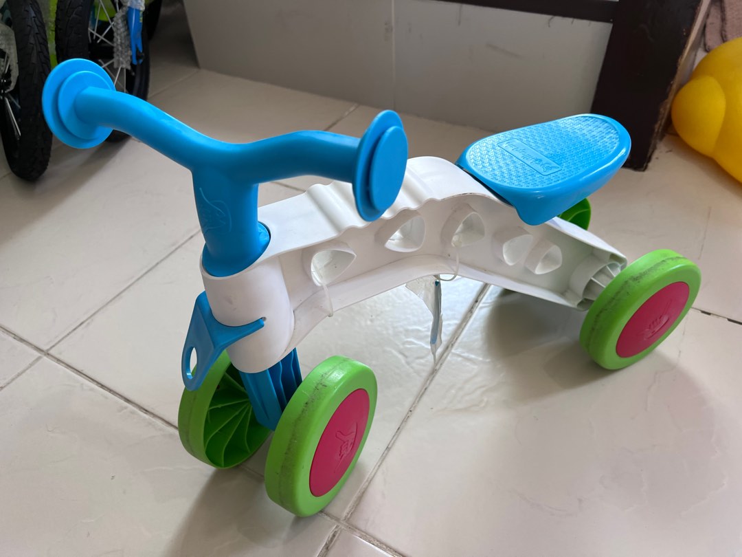 Chillafish ItsiBitsi 4Wheel First RideOn Blue and White Balance