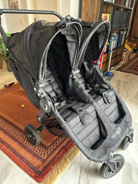 City Jogger Mini GT double stroller with trays for drinks and