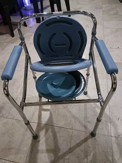 Commode chair skeleton type