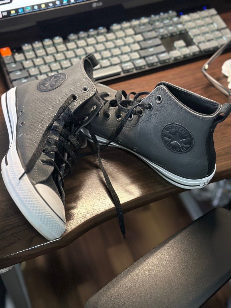 Chuck taylor black hot sale on black