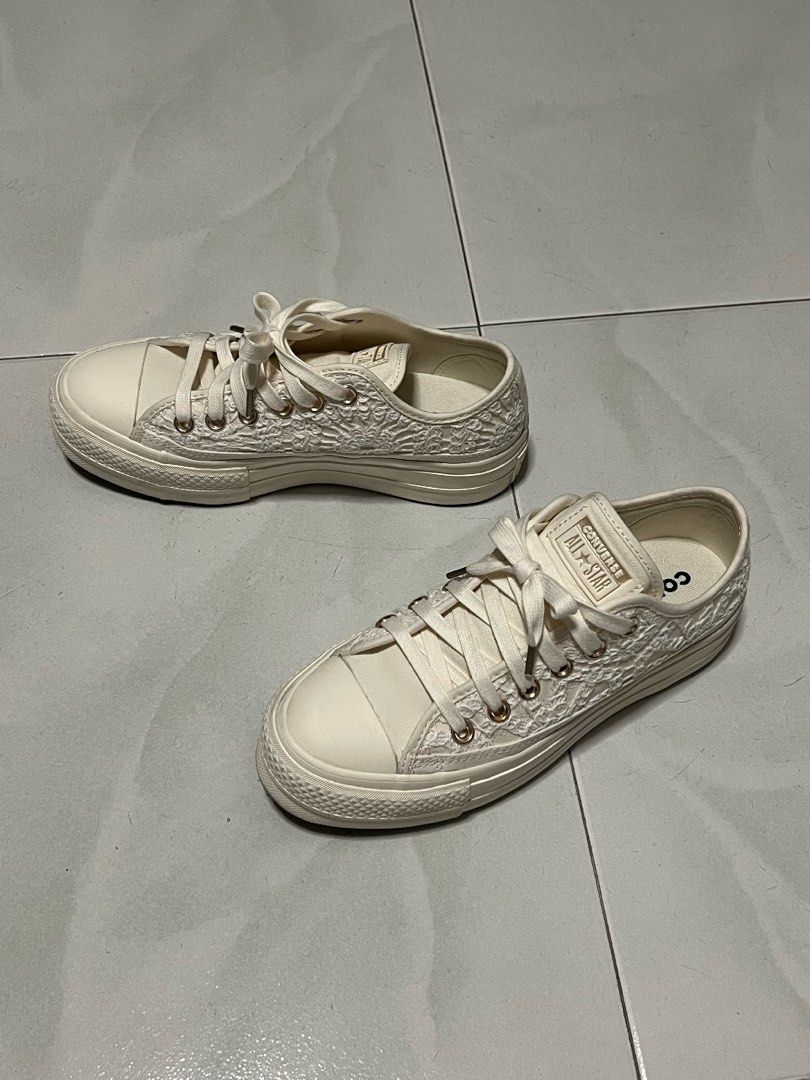White converse discount size 1 womens