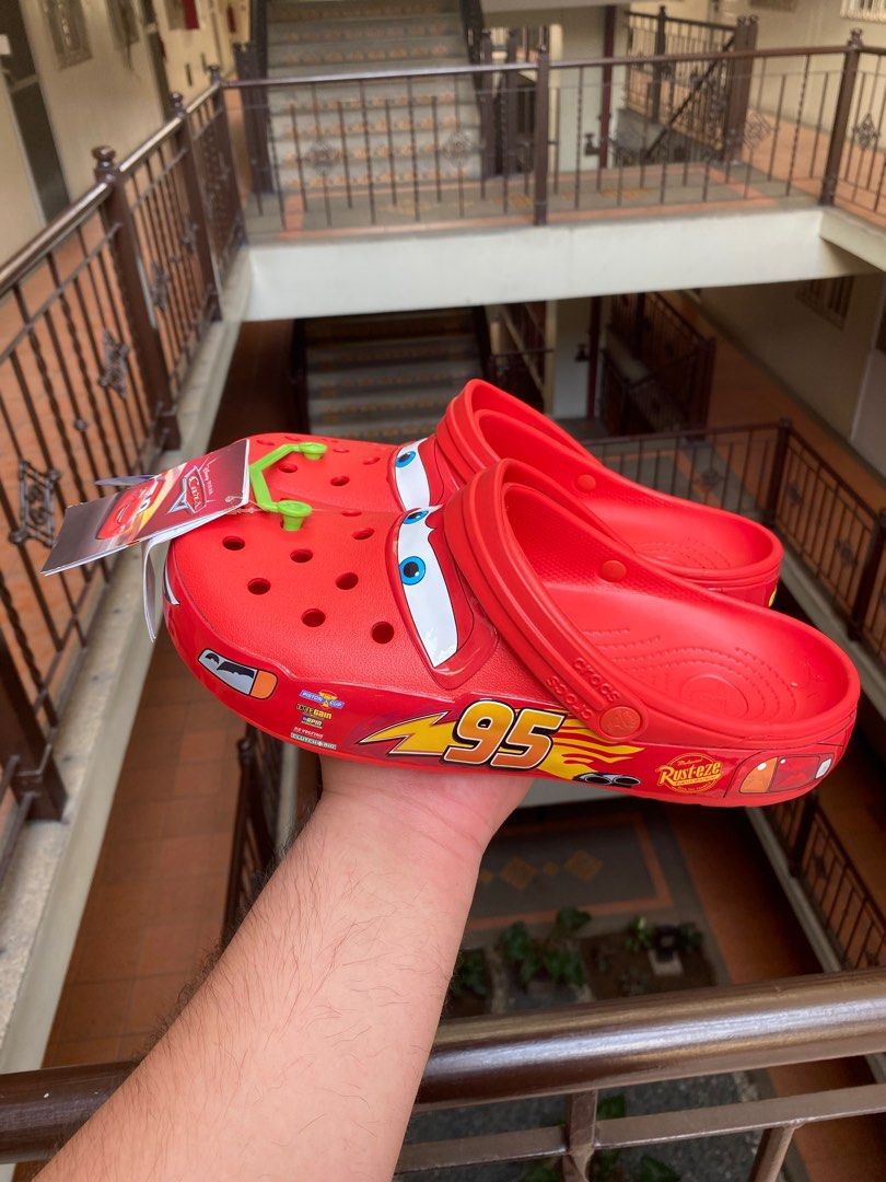 Lightning mcqueen crocs size 9 deals