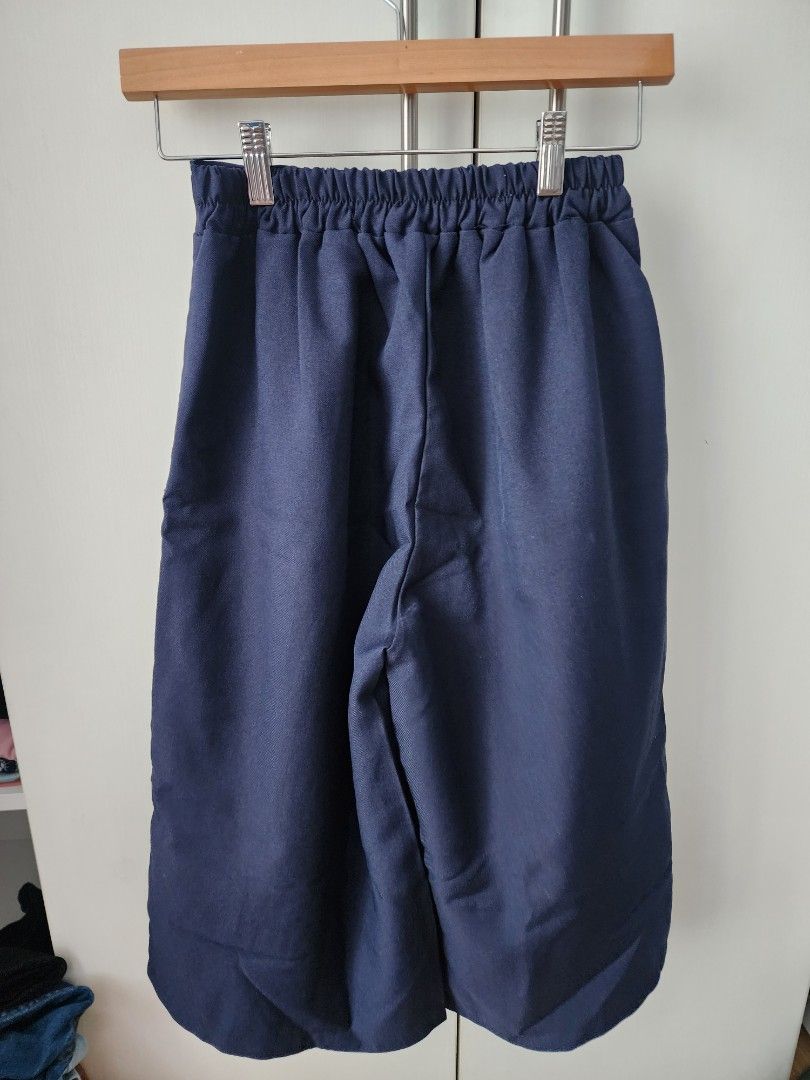 Cullotes Dark Blue (Category: Other Bottoms) located in Makati City. Submitted by hellochaa (Listing ID 1256862136, Image 2). Description: Decluttering loc: Hulo, Mandaluyong.