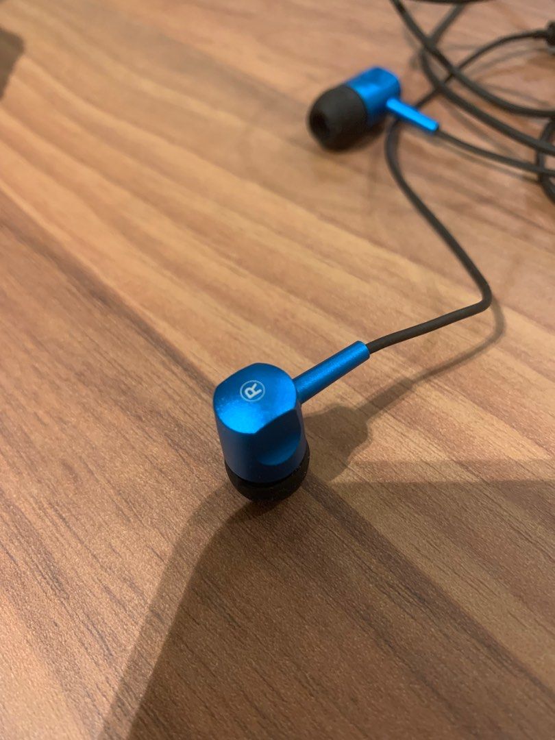 Earphone