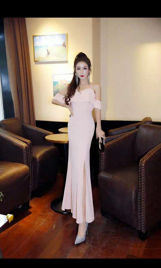 Elegant off the deals shoulder dress