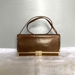 (Category: ) located in . Submitted by posh_avenue888 (Listing ID 1256977358, Image 1). Description: .