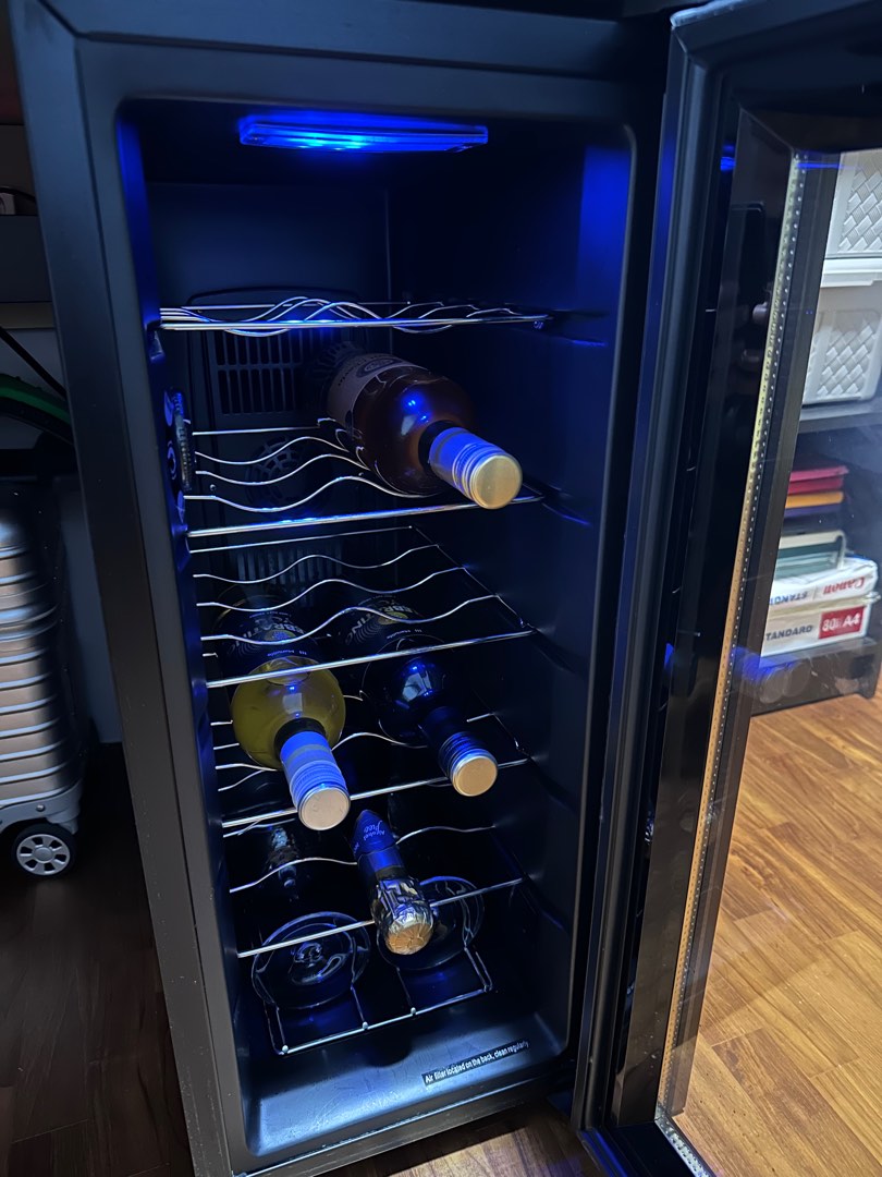 Farfalla 12 bottle wine chiller, TV & Home Appliances, Kitchen