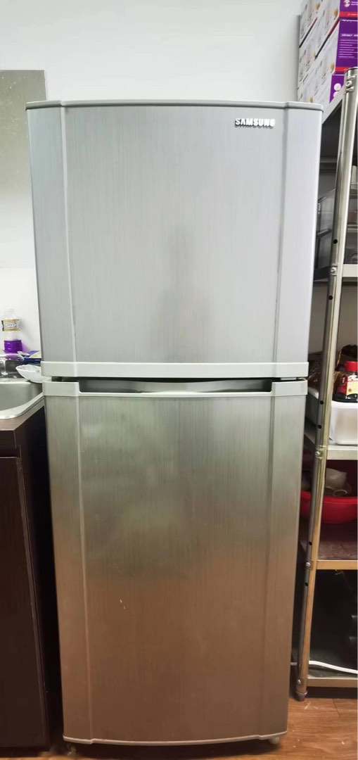 Free fridge not cold, TV & Home Appliances, Kitchen Appliances