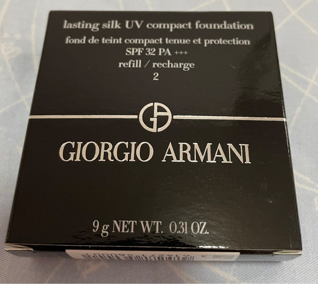 Giorgio Armani lasting silk uv compact foundation